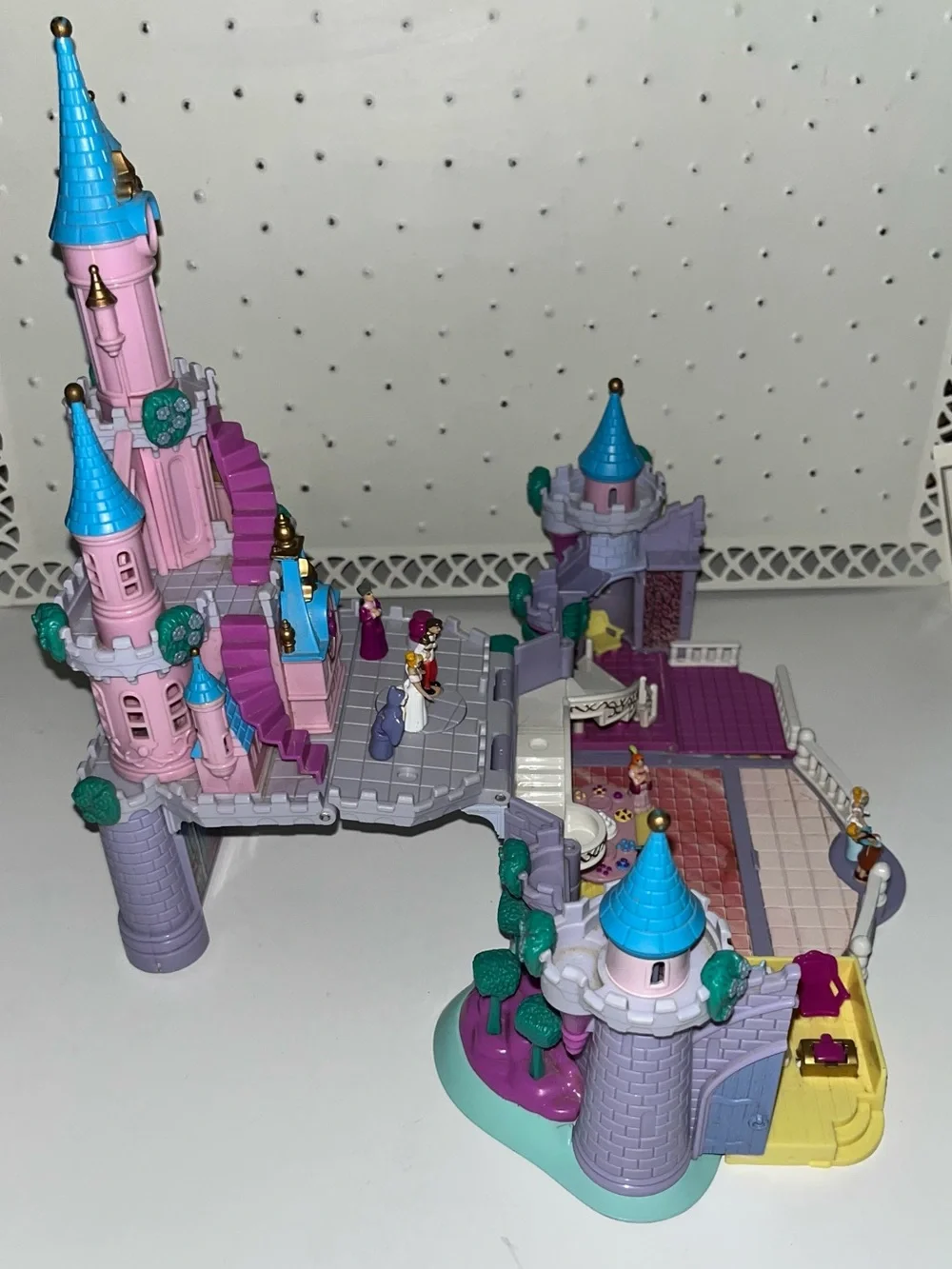 Vintage 1995 Polly Pocket Disney Cinderella's Enchanted Castle with figures - Picture 5 of 15